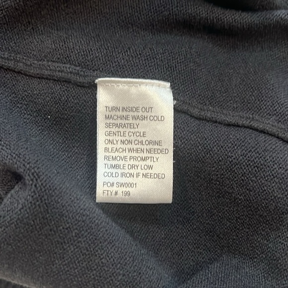 oobe Cardigan Sweater Button down with pockets Black Size Medium - Picture 8 of 8